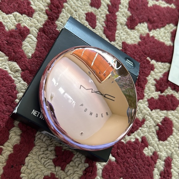 MAC x Diana Ross Smooth Harmony Beauty Powder - Rare!  Limited!  Brand new! - Picture 2 of 3